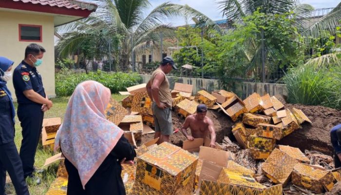 KKP Musnahkan 796 Kg Kulit Hiu dan Pari Ilegal di Banyuwangi